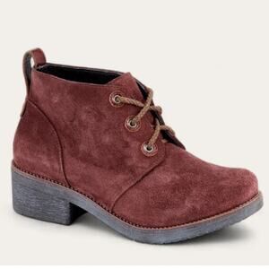 Naot Love Bohemian Rust Brown Suede Lace Up Boots size 41 US size 10.5